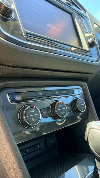 VOLKSWAGEN TIGUAN 2.0 TDI SPORT BLUEMOTION TECH