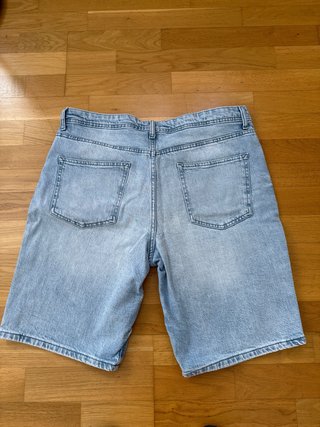 Pantalón vaquero corto talla 44