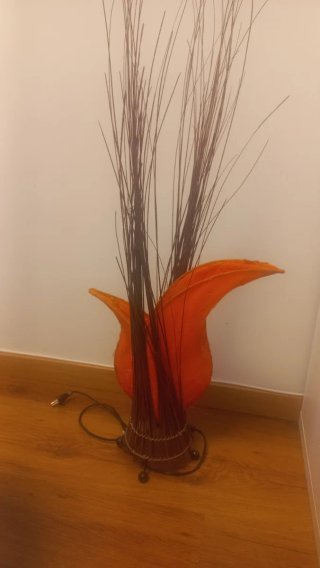 Lámpara artesanal naranja y marrón