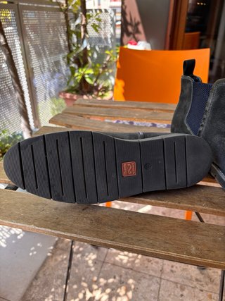 Stivaletti Bata in camoscio grigio
