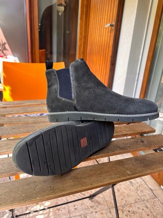 Stivaletti Bata in camoscio grigio