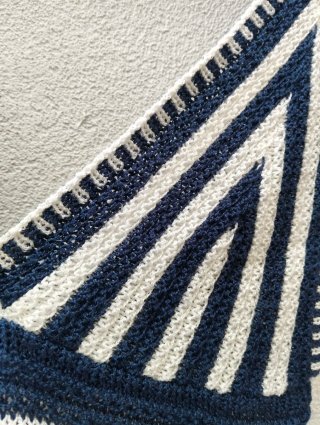 Top Curto Riscas Azul e Branco Tamanho Único