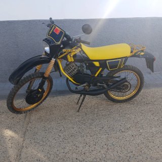 Suzuki PUCH Condor Enduro Negra y Amarilla