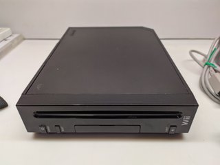 Nintendo Wii nera + Mario Kart + WiiFl-ow + HDMI (LEED)