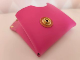 Monedero/tarjetero de piel fucsia y marrón