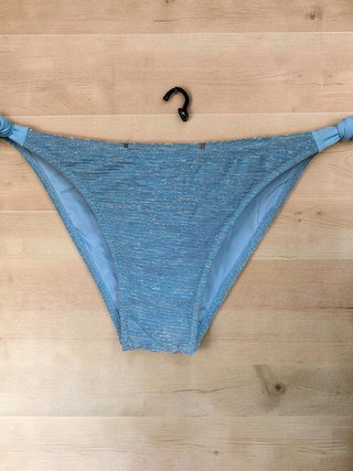 Bikini azul con brillos