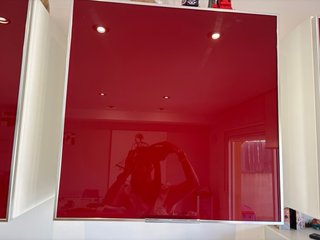 Cubos de almacenaje rojos y blancos