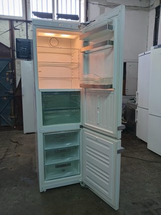 Nevera blanca con congelador