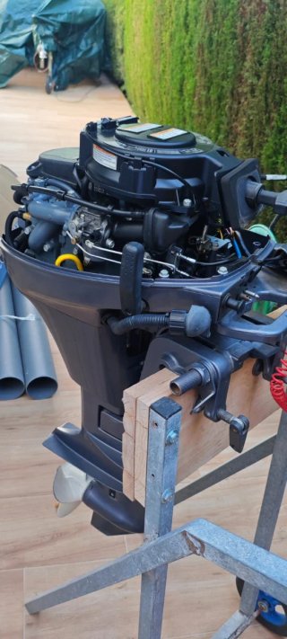 Motor Yamaha 8 HP