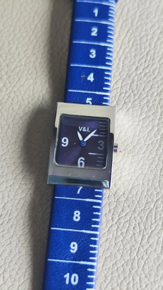 Reloj V&L chica nuevo