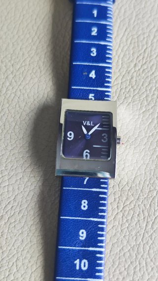 Reloj V&L chica nuevo