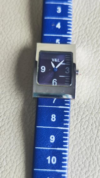 Reloj V&L chica nuevo