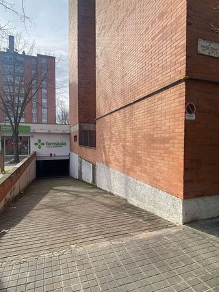 Garaje en alquiler en Domeny - Fontajau - Taialà en Girona