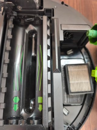 Aspirador Roomba iRobot I1+