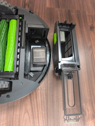 Aspirador Roomba iRobot I1+