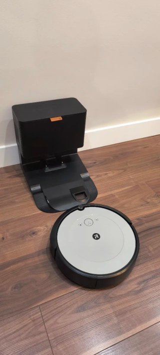 Aspirador Roomba iRobot I1+