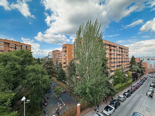 Piso en alquiler en Fuente del Berro en Madrid