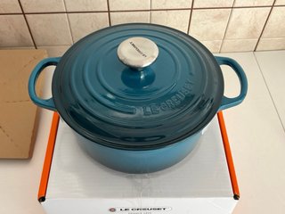 Olla Le Creuset 24cm tonos azules