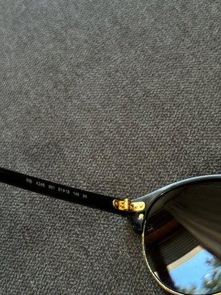 Ray-Ban Clubmaster Neri e Oro con Custodia
