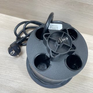 Enchufe retráctil 4 tomas + 2 USB