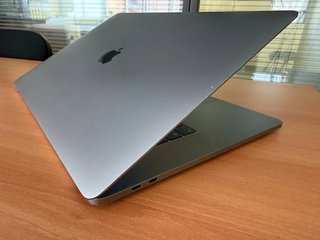 MacBook Pro A1707 i7 Radeon Pro 560