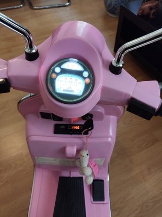 Moto Niños Vespa 12V Rosa Licencia Piaggio