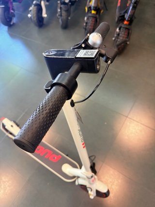 Patinete eléctrico blanco PUCK