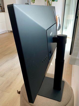 Monitor LG UltraFine 5K 27” con base