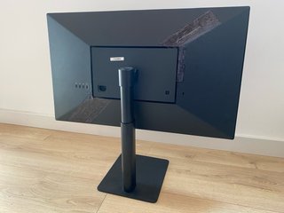 Monitor LG UltraFine 5K 27” con base