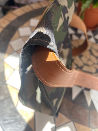 Bolsa de ojeo camuflaje y cuero