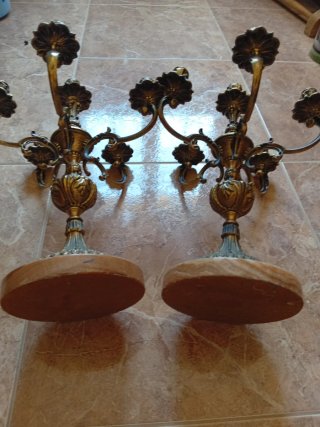 Candelabri in metallo e marmo