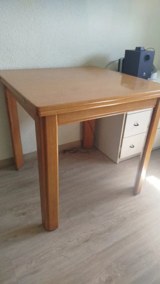 Mesa de comedor extensible de madera