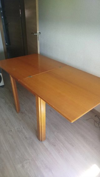 Mesa de comedor extensible de madera