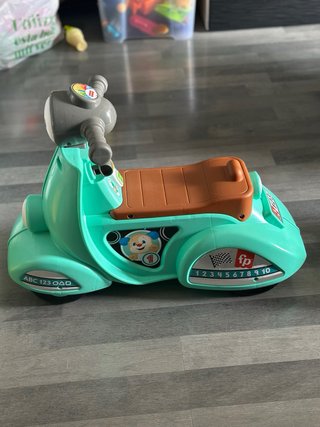 Correpasillos Moto Scooter Fisher-Price