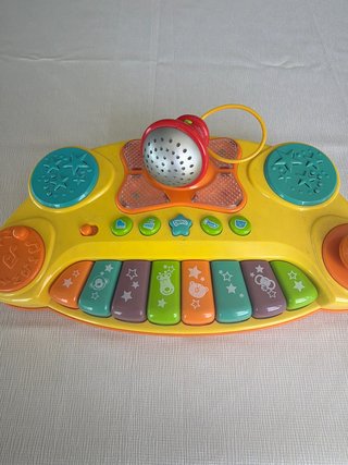 Mini piano infantil con micrófono