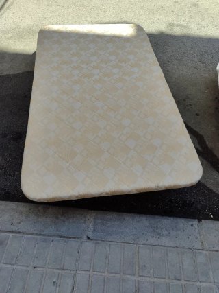 Base tapizada Tapiflex con patas