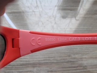 Gafas de sol niña rojas +12m