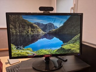Monitor Samsung S24D330. Led