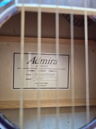 Guitarra Acústica con funda. Admira  Indiana