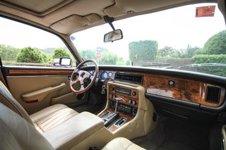 Jaguar  XJ12 1990