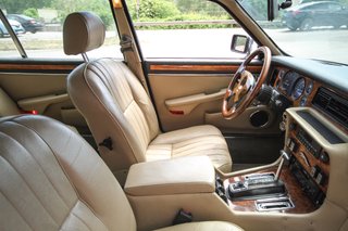 Jaguar  XJ12 1990