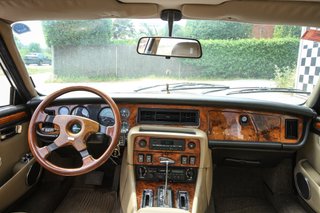 Jaguar  XJ12 1990