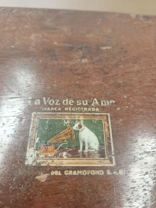 Radio antigua La Voz de su Amo Válvulas
