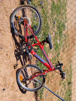 La bicicleta roja para niños