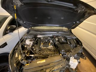 Volkswagen Golf 2023 Hibrido ECO automatico