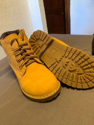 Botas de niño amarillas Talla 30
