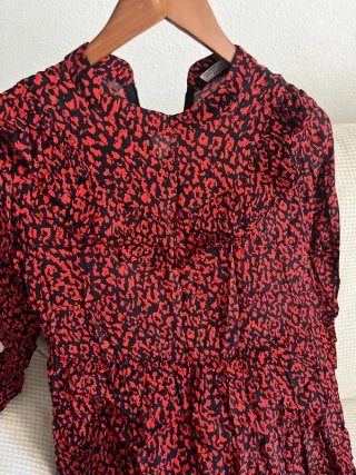 Vestido estampado animal print rojo y negro