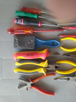 Lote de herramientas manuales