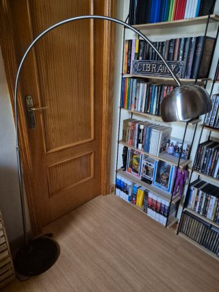 Lámpara de pie arco metálica
