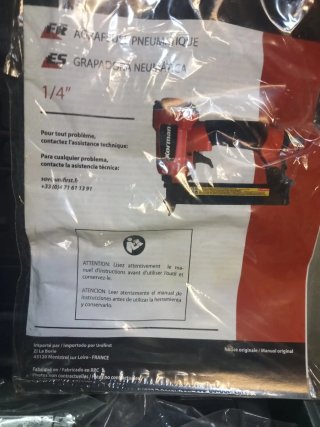 Grapadora Neumática Roja con Maletín